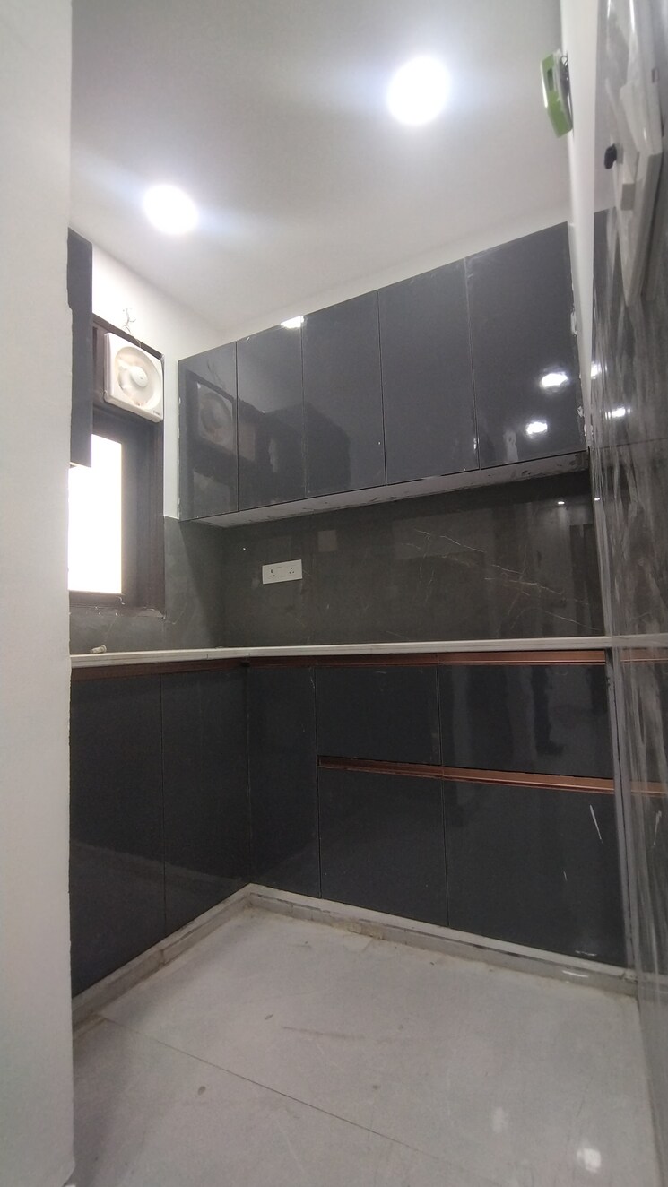 Kitchen, govindpuri 2 Bedroom 3500 Sq.Ft. Builder Floor In Govindpuri Delhi 8697846