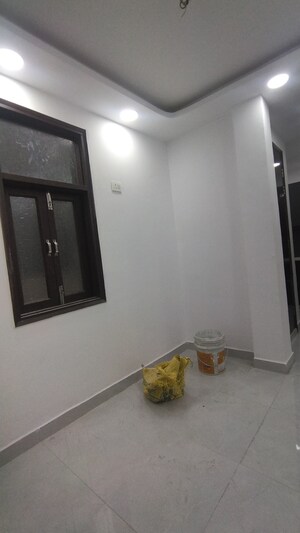 Furnished Amenities in 2 BHK Builder Floor at Govindpuri – for Sale