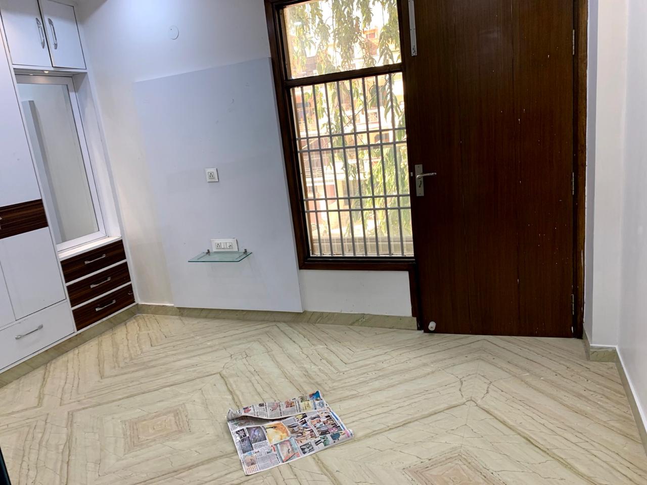 2 BHK Builder Floor For Rent in Shri Ram Property 