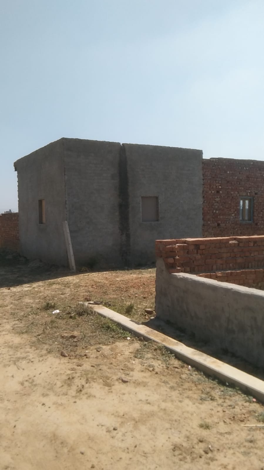 Plot For Sale in Laxmi Nagar East Delhi de