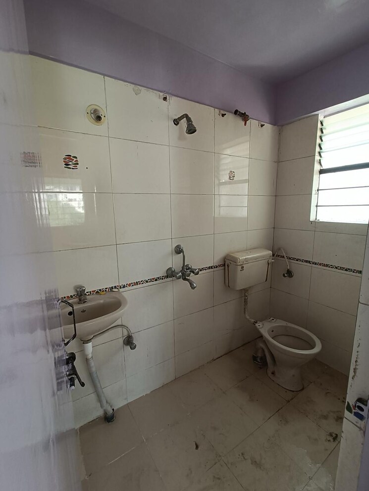 Bathroom, wadgaon sheri 2 Bedroom 900 Sq.Ft. Apartment In Wadgaon Sheri Pune 8698237