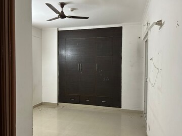 Furnished Amenities in 3 BHK Apartment at Sector 22 Dwarka – for Rent