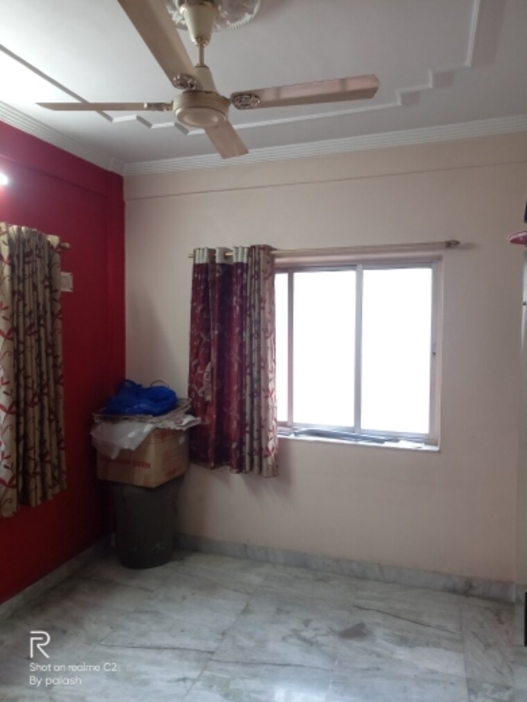 Room, prince anwar shah road 3 Bedroom 1250 Sq.Ft. Apartment In Prince Anwar Shah Road Kolkata 8698035