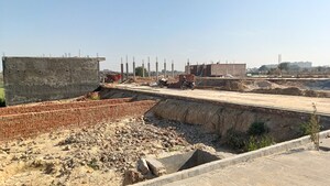  Plot For Sale in Laxmi Nagar