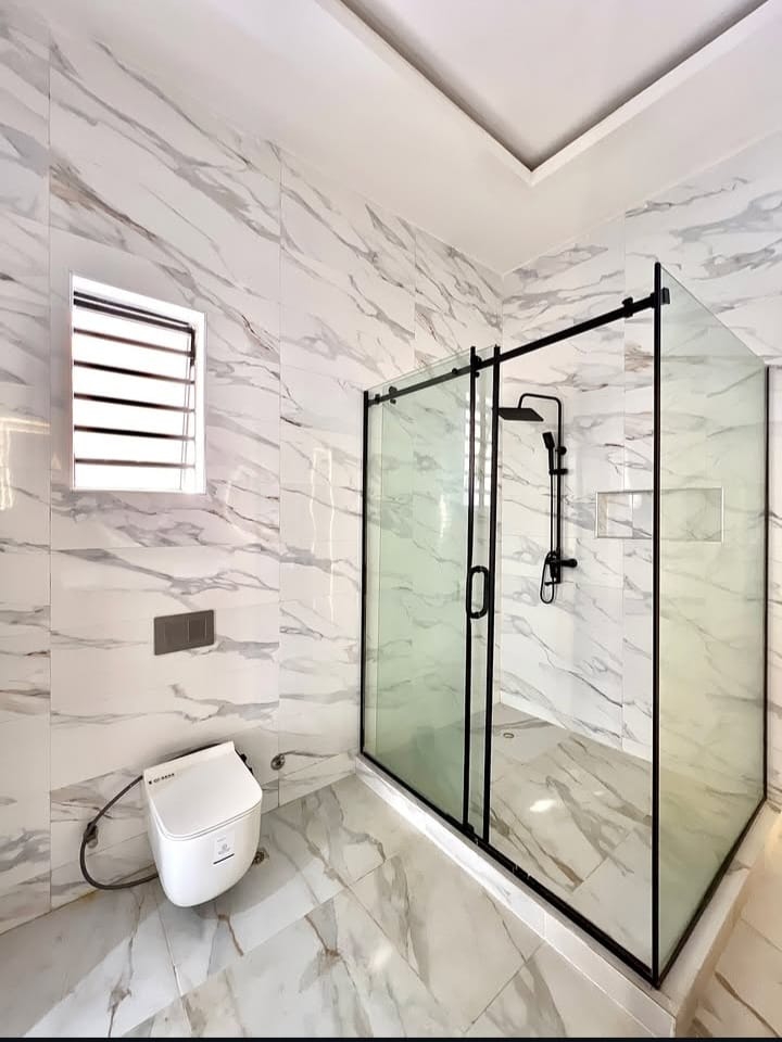 3.5 BHK + Servant Room Builder Floor For Sale in Building Floor