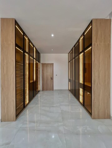 Room in 3.5 BHK Builder Floor at Sector 33 – for Sale