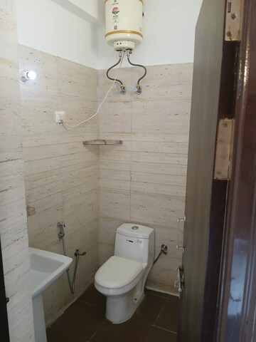 Bathroom in 3 BHK Builder Floor at Ardee Mall, Sector 52 – for Rent