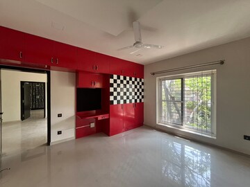 Living Room in 3 BHK Apartment at Langford Town – for Rent