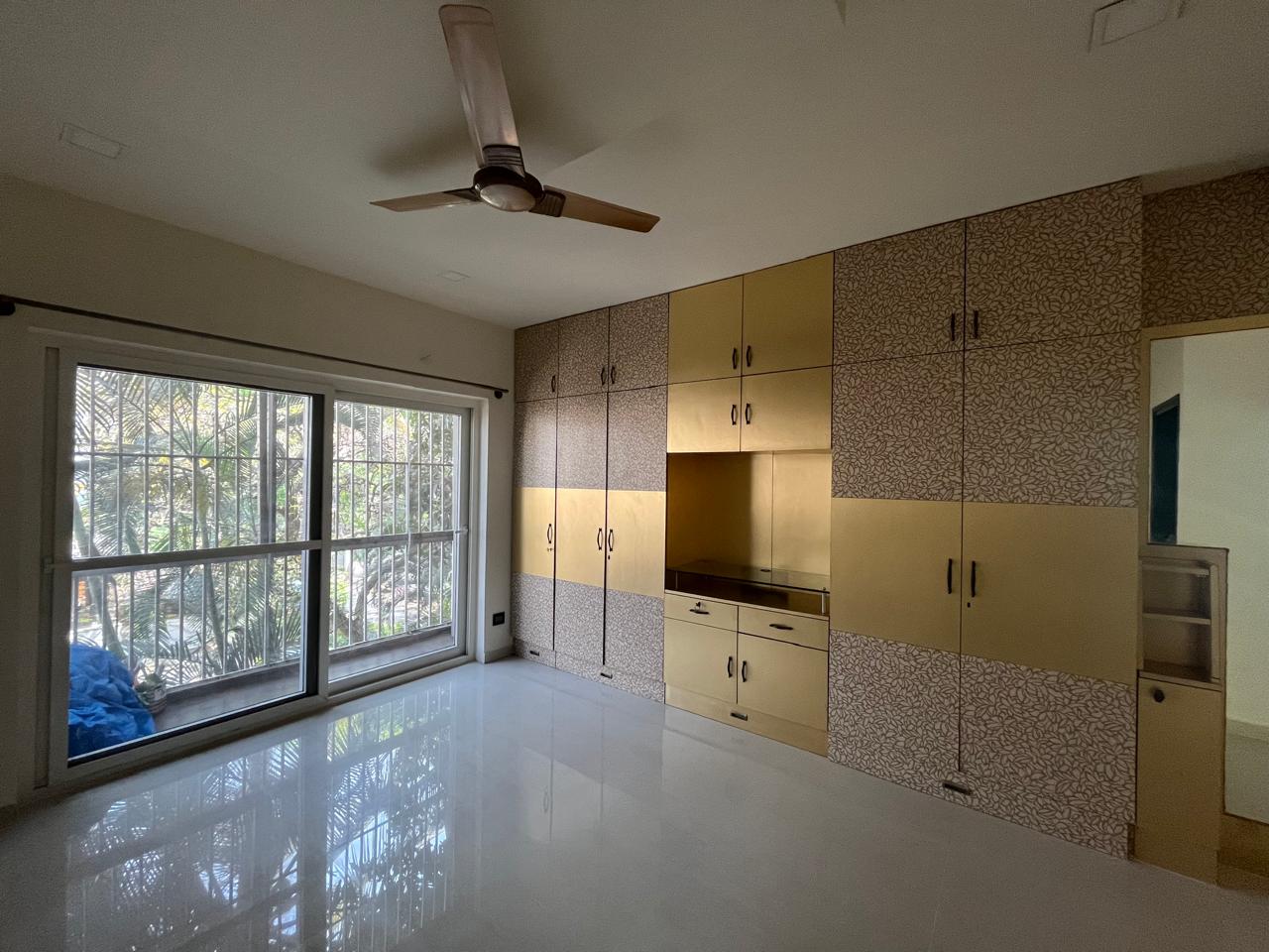 3 BHK + Servant Room Apartment For Rent in Dream Manor