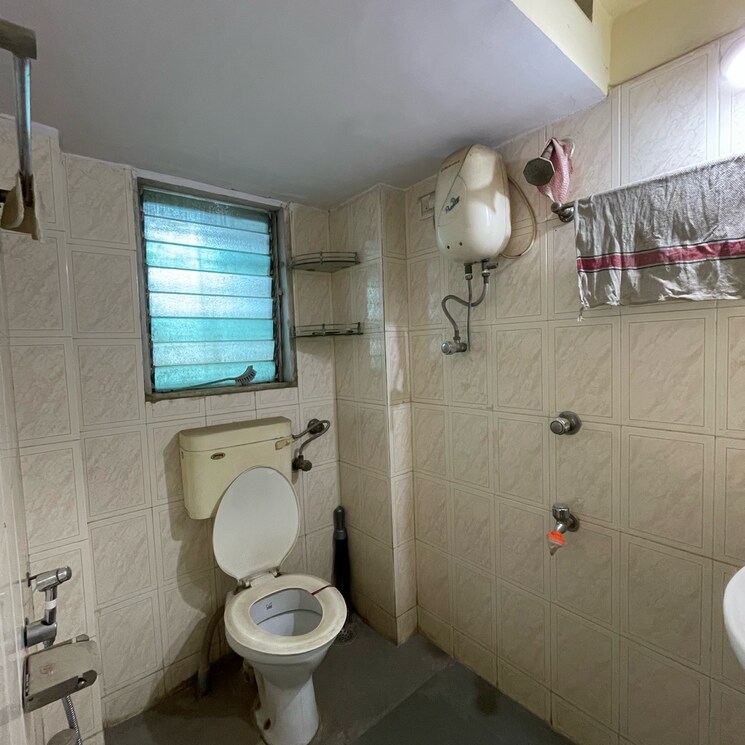 Bathroom, riddhi-garden 2 Bedroom 640 Sq.Ft. Apartment In Riddhi Gardens Mumbai 8698218
