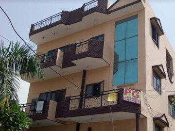 1 BHK Independent House For Rent in Sector 4