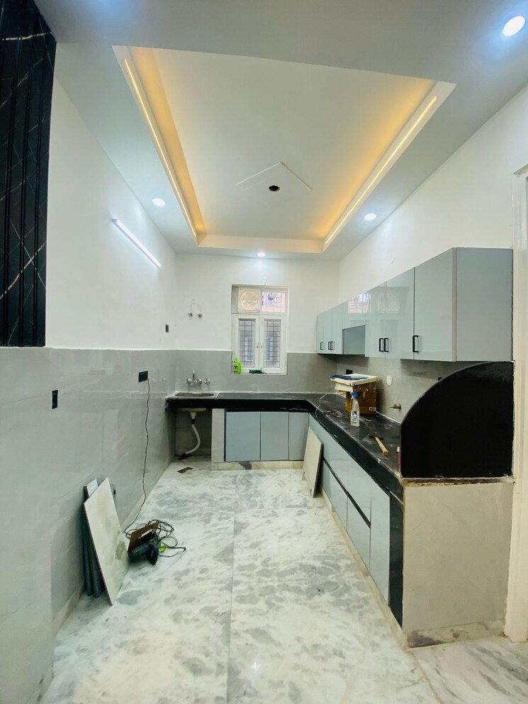 Kitchen, sector 37 2 Bedroom 250 Sq.Yd. Builder Floor In Sector 37 Faridabad 8698371