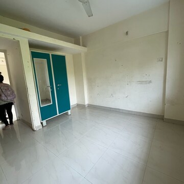 Room in 2 BHK Apartment at Riddhi Garden, Riddhi Gardens – for Rent