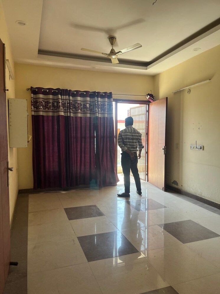 Room, tdi-city-kingsbury 2 Bedroom 225 Sq.Yd. Apartment In Kundli Sonipat 8698328
