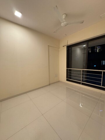 Room in 2 BHK Apartment at Sindhi Society, Chembur – for Rent