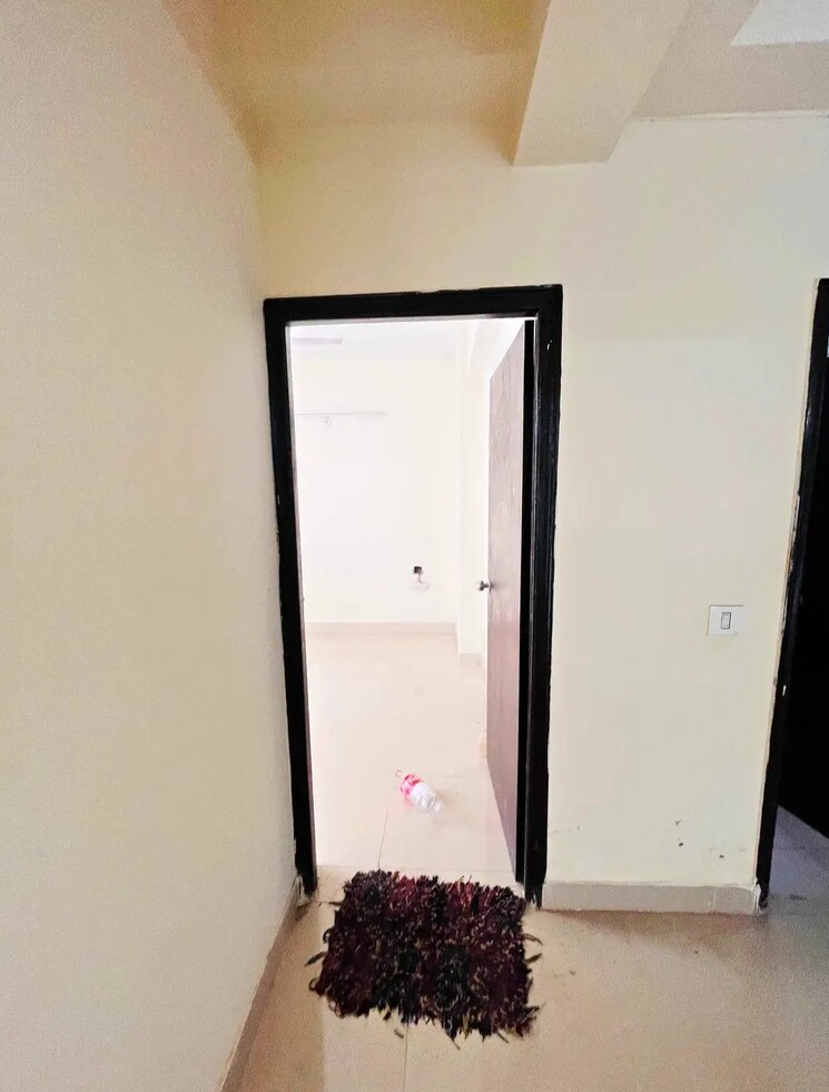 Room, land-craft-golf-links-villa 3 Bedroom 1450 Sq.Ft. Apartment In Pandav Nagar Ghaziabad 8698378