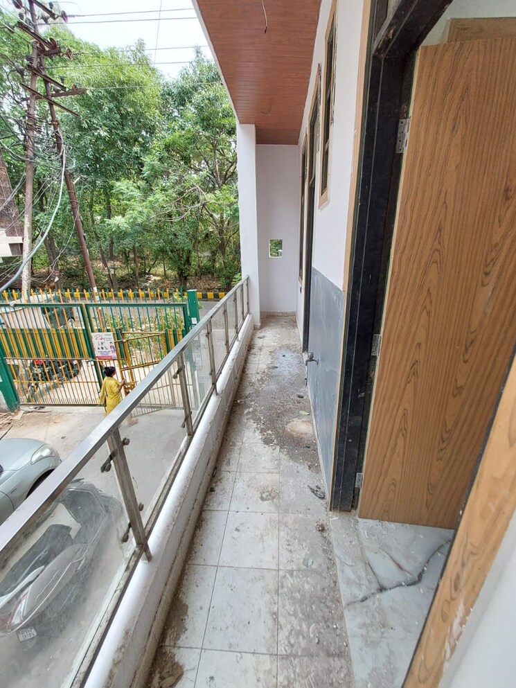 Balcony, vasundhara sector 5 2 Bedroom 1000 Sq.Ft. Builder Floor In Vasundhara Sector 5 Ghaziabad 8698498