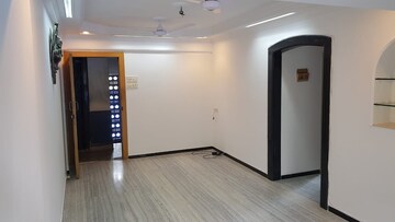 Room in 2 BHK Apartment at Anukool Apartment, Andheri West – for Rent