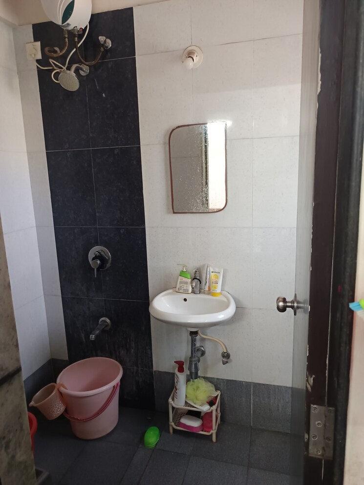 Bathroom, dheeraj-jade-residences 2 Bedroom 680 Sq.Ft. Apartment In Wagholi Pune 8698641