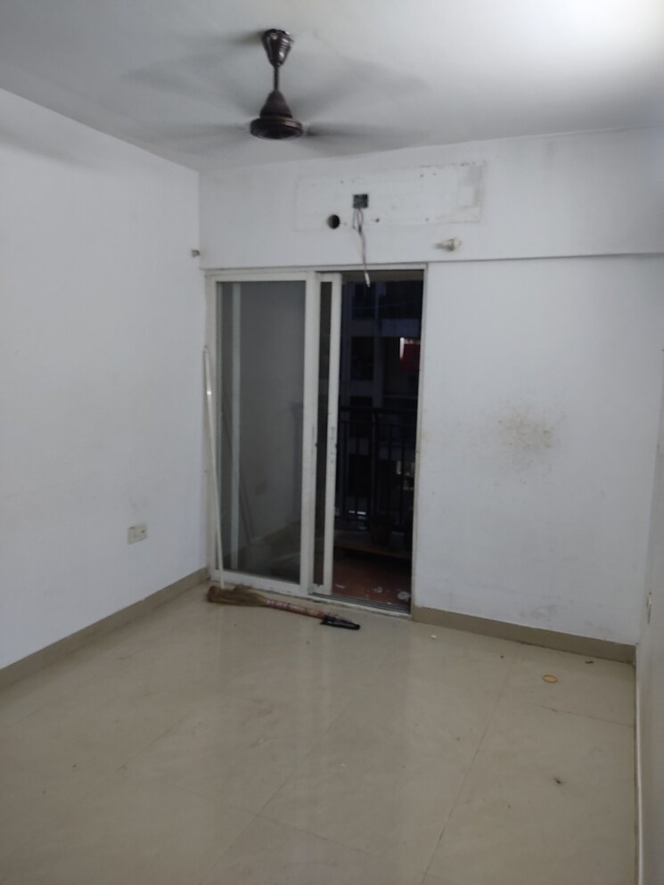 Balcony, ozone-complex 1 Bedroom 550 Sq.Ft. Apartment In Mira Road Thane 8698666