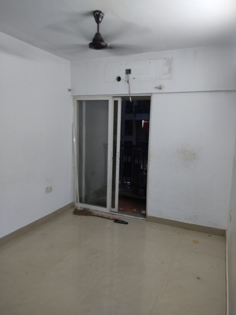 Balcony, ozone-complex 1 Bedroom 550 Sq.Ft. Apartment In Mira Road Thane 8698666