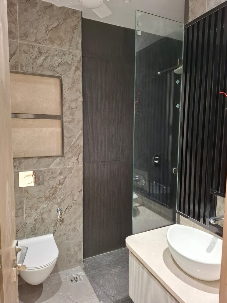 Bathroom, chattarpur 2 Bedroom 800 Sq.Ft. Builder Floor In Chattarpur Delhi 8698702