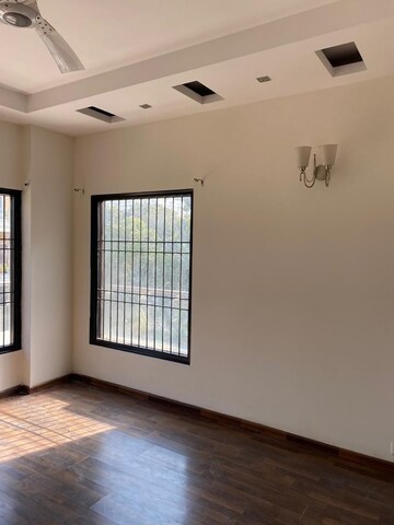 Room in 2 BHK Independent House at Sector 7 – for Rent
