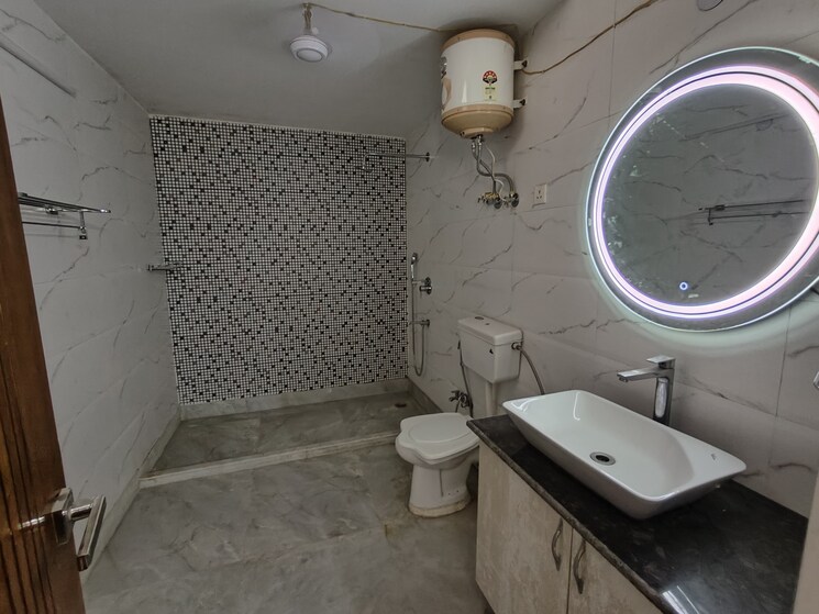 Bathroom, grand-mall 3 Bedroom 2100 Sq.Ft. Builder Floor In Sector 28 Gurgaon 8698911