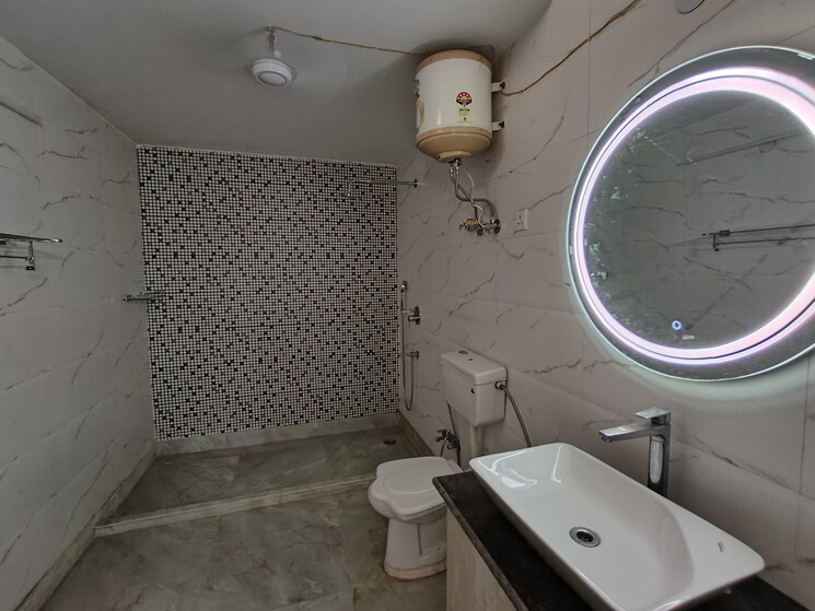 Bathroom, grand-mall 3 Bedroom 2100 Sq.Ft. Builder Floor In Sector 28 Gurgaon 8698911