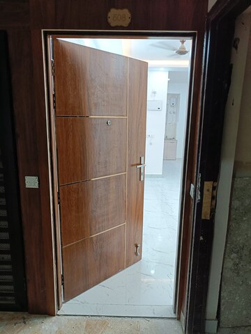 Furnished Amenities in 3 BHK Apartment at Pivotal Paradise, Sector 62 – for Rent