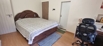 Bedroom in 2 BHK Apartment at Oakland Park, Andheri West – for Rent