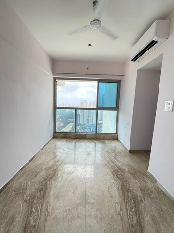 1 BHK Apartment For Rent in Rajesh White City, Kandivali East