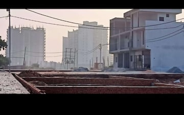 Plot For Sale in Sector 50