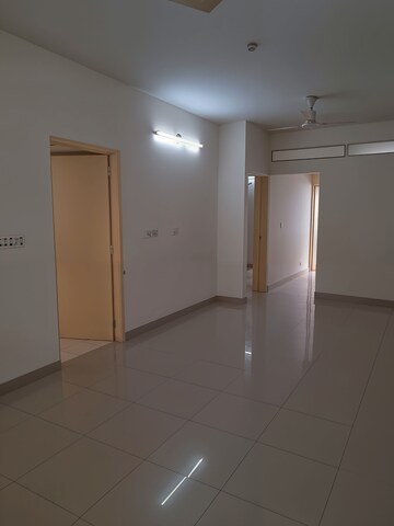 Room in 2 BHK Apartment at Kristal Jade, Bellandur – for Rent