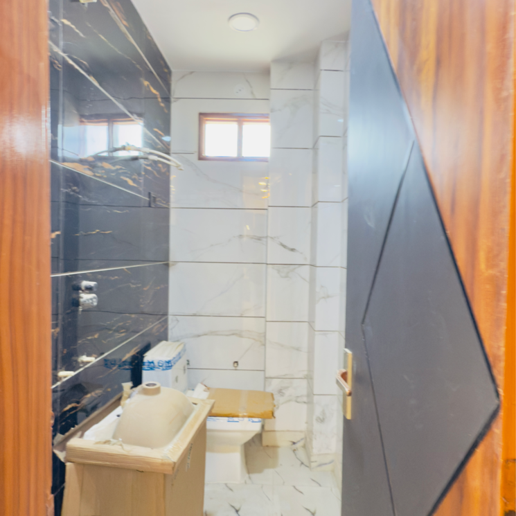 Bathroom, dwarka 3 Bedroom 100 Sq.Yd. Builder Floor In Dwarka Delhi 8699073