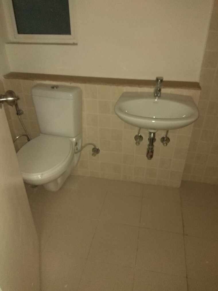 Attached Bathroom, jaypee-greens-kosmos 3.5 Bedroom 1356 Sq.Ft. Apartment In Sector 134 Noida 8699265