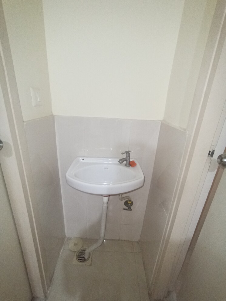 Bathroom, lodha-golden-dream 1 Bedroom 380 Sq.Ft. Apartment In Dombivli East Thane 8699301