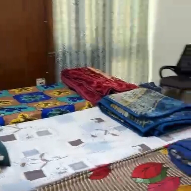 Bedroom, mayur vihar phase ii 4 Bedroom 2300 Sq.Ft. Apartment In Mayur Vihar Phase ii Delhi 8699622