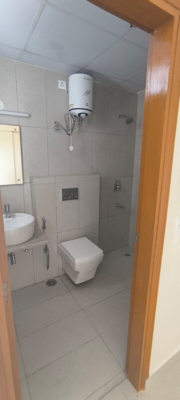 Bathroom in 5 BHK Apartment at SS Linden, Sector 84 – for Rent