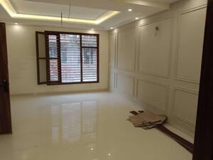 Room in 4 BHK Independent House at Kishanpura – for Sale