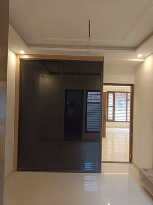 Room in 4 BHK Independent House at Kishanpura – for Sale