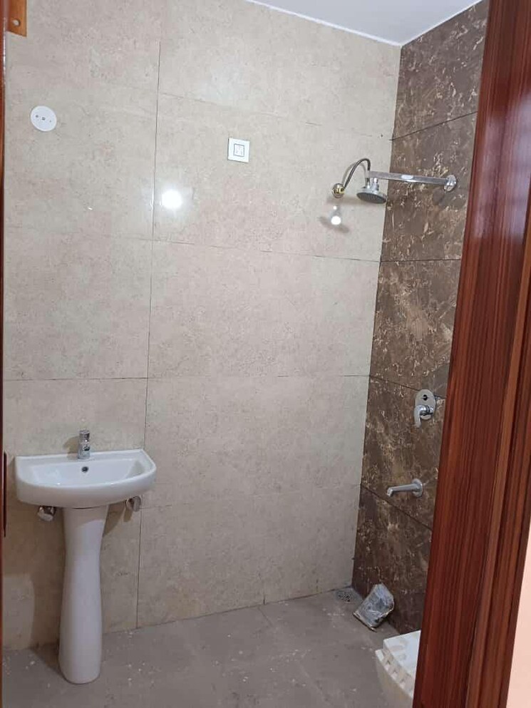 Bathroom, kishanpura 4 Bedroom 1200 Sq.Ft. Independent House In Kishanpura Zirakpur 8699561