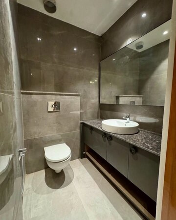 Bathroom in 3 BHK Builder Floor at Sector 33 – for Sale