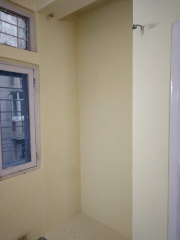 Room in 3 BHK Apartment at Niti Khand I – for Rent