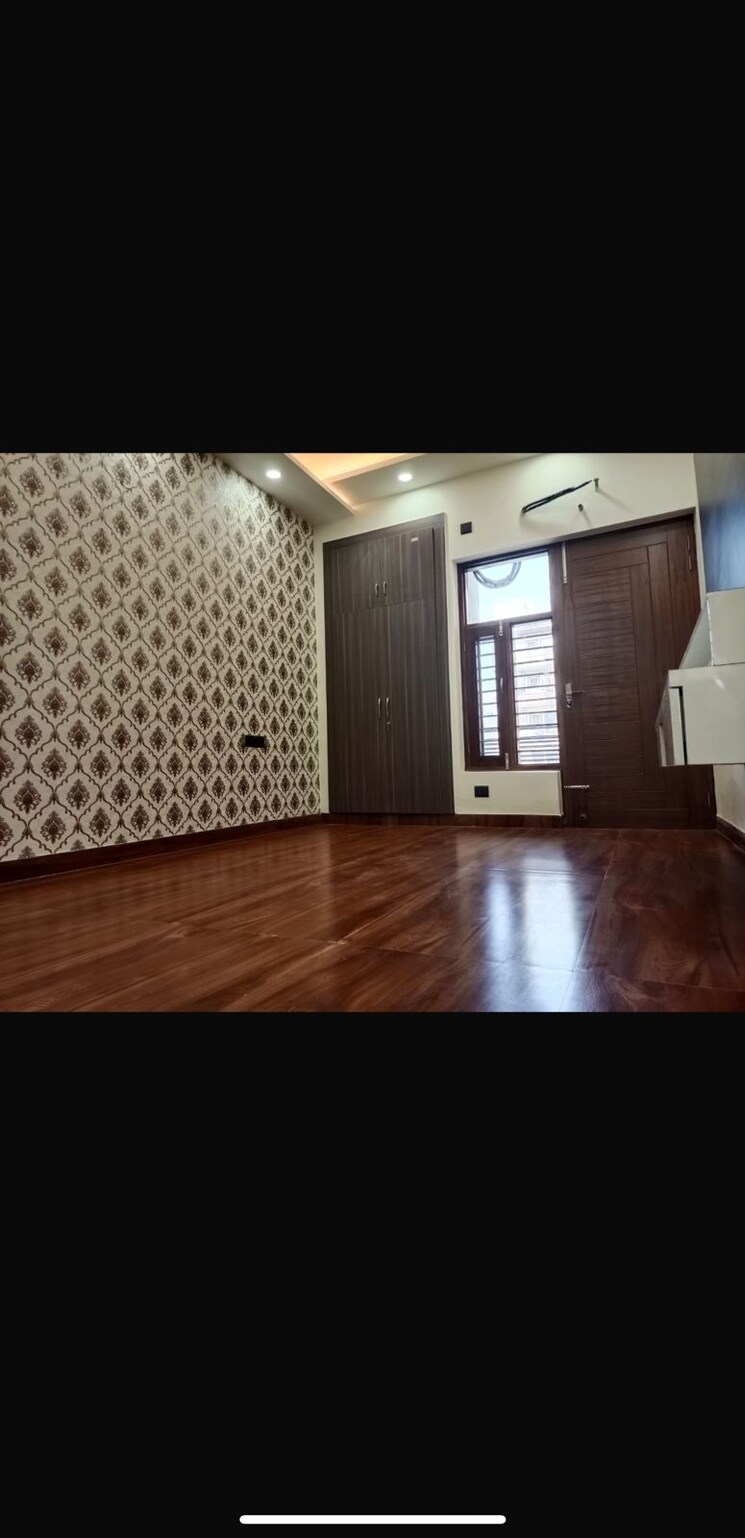 Room, bp-homes 4 Bedroom 360 Sq.Yd. Builder Floor In Sector 85 Faridabad 8700030