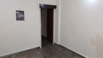 Room in 1 RK Apartment at Rasta Peth – for Rent