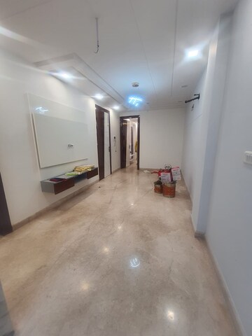 Room in 3 BHK Apartment at Niti Khand I – for Rent
