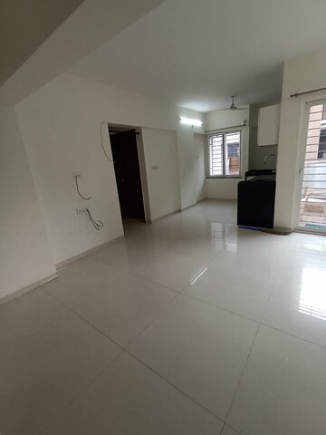 Room in 1 BHK Apartment at Kumar Karishma, Karve Road – for Rent