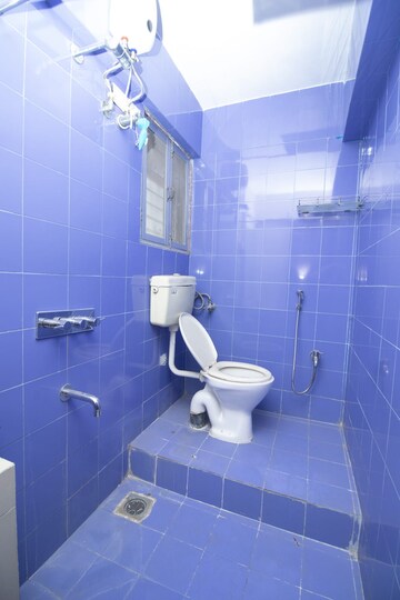 Bathroom in 2 BHK Apartment at Windsor Garden Enclave, Vasant Vihar – for Rent