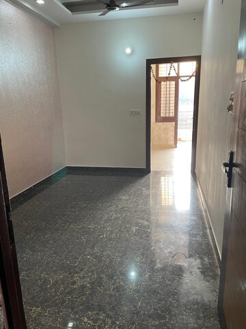 Room in 2 BHK Builder Floor at Vasundhara Sector 1 – for Rent